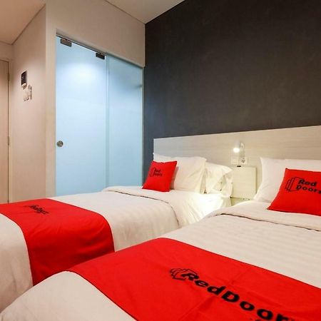Reddoorz Plus Near Ciputra Mall Simpang Lima Semarang Exterior foto
